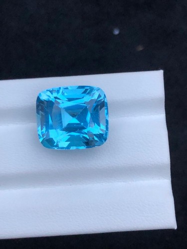 17.02 CT Cut Beautiful Swiss Topaz Cushion shape loose gemstone from Africa. - Picture 8 of 9