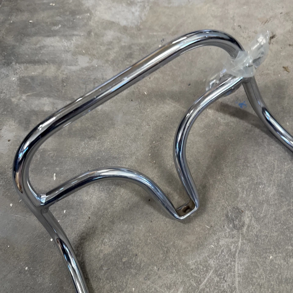 Riel de mano/agarre Triumph 82-5424 vintage compatible con 650 gemelos 1963-65 Foto 3 de 4