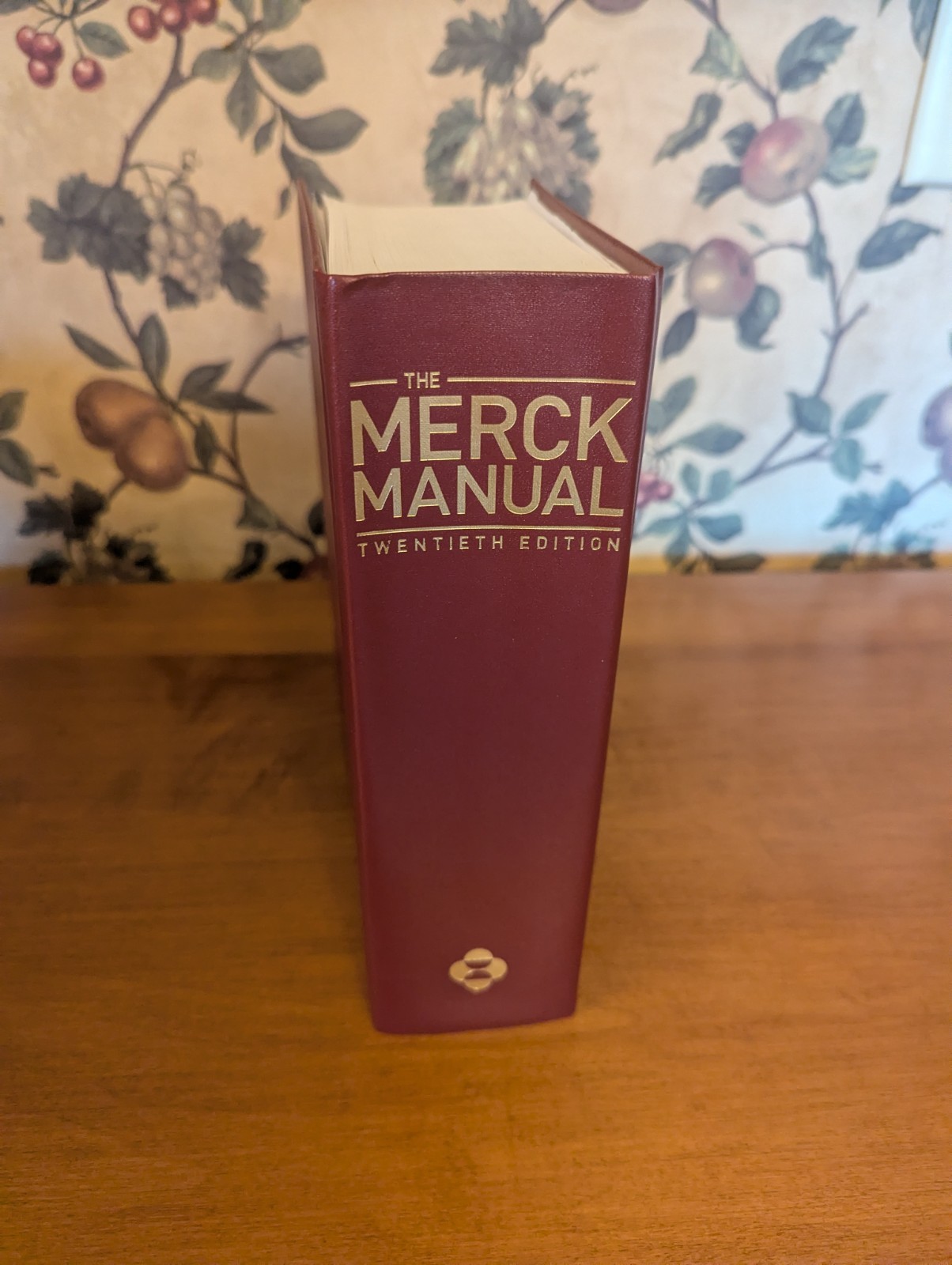 The Merck Manual of Diagnosis and Therapy 20th Edition by Merck (English) HC
