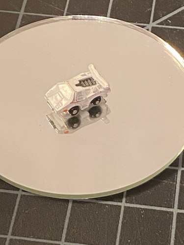 Micro Machines Ultrasmall White Mini Lamborghini Countach - Picture 2 of 12