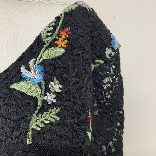 Solitaire Lace Crochet Blouse Woman Medium Black Floral Flare Sleeve Witchy Goth - Picture 3 of 12