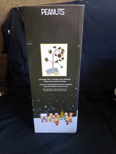 Peanuts Musical Charlie Brown Christmas Tree 24" w/ Linus Blanket 2000s New - Picture 3 of 11