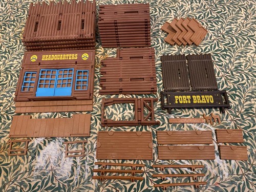 Playmobil 3773: Western Fort Bravo, incluye figuras y accesorios - Imagen 20 de 24