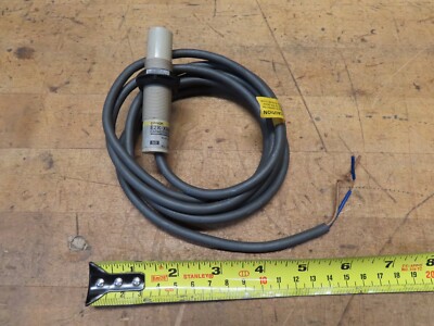 New Omron E2K-X8MY1 Capacitive Proximity Switch (@D24)