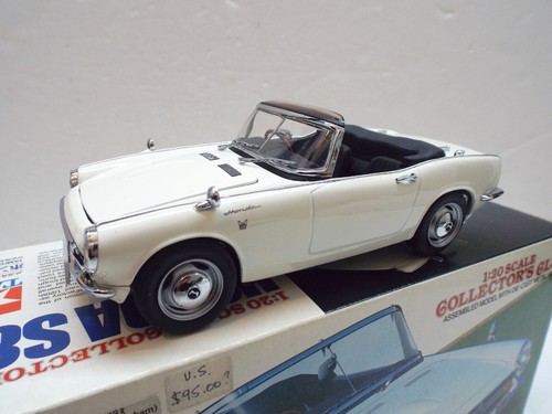 TAMIYA 1:20 HONDA S800 COLLECTORS CLUB MODEL (WHITE) NEW (L36) - Picture 2 of 9