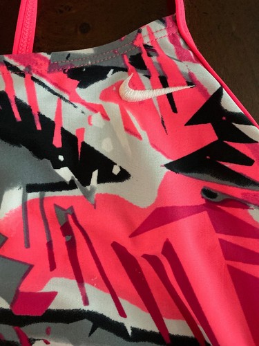 $68 Nike STING CUT OUT ONE PIECE SWIMSUIT GIRLS Size 12 - Picture 2 of 4