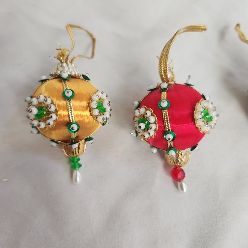 Adornos de Navidad con cuentas de push pin de colección bola de satén oro rojo hecho a mano - Imagen 5 de 9