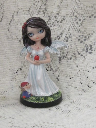 SLEEPING BEAUTY FAIRY POISON APPLE  DWARF 6" X 4" X 4" WIQ 88 RESIN FIGURINE NEW - Picture 1 of 5