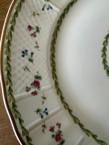Bernardaud Limoges Artois Vert Versailles Shape Dinner Plates 2 Pc Set France - Picture 4 of 9