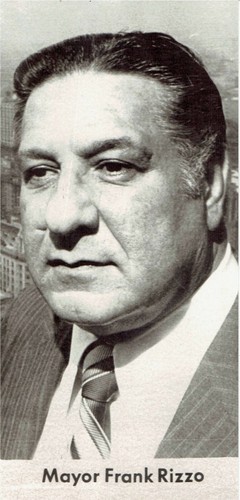 1976 Vintage Photo Mayor of Philadelphia Frank Rizzo poses - Picture 1 of 2