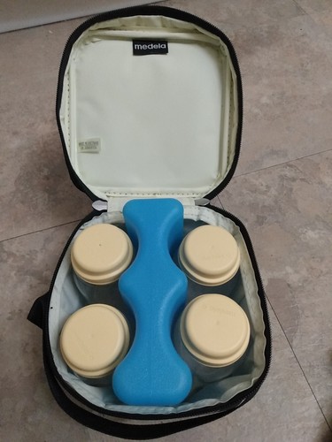 Medela 4 Babyflaschen mit Eisbeutel und Kühlbox Wickeltasche in voller Größe und 6 Flaschen - Bild 2 von 15