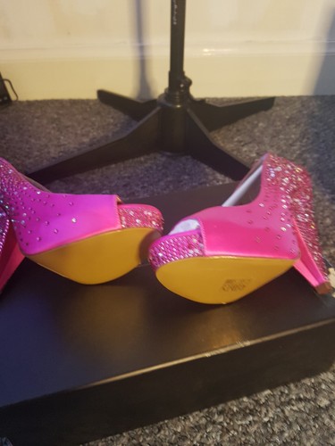 Designer shoes - Picture 4 of 7