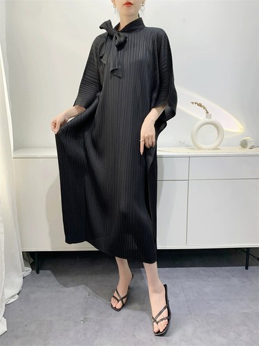 2025 New Pleated Dress Temperament Loose Scarf Collar Pleated Skirt - Picture 7 of 17