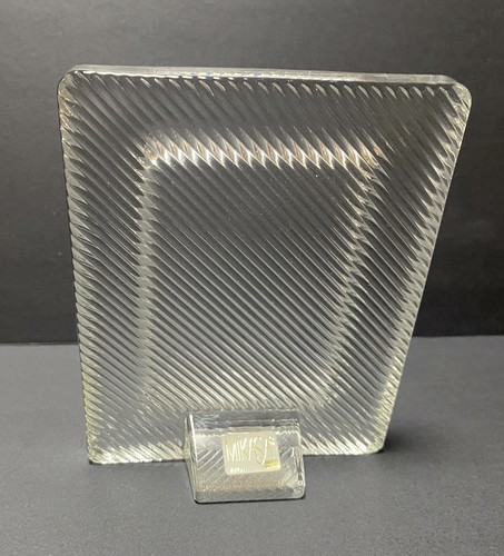 MIKASA WAVED RIBBED PATTERN CRYSTAL PHOTO FRAME FOR 4" X 2-3/4 PICTURES - Picture 3 of 6