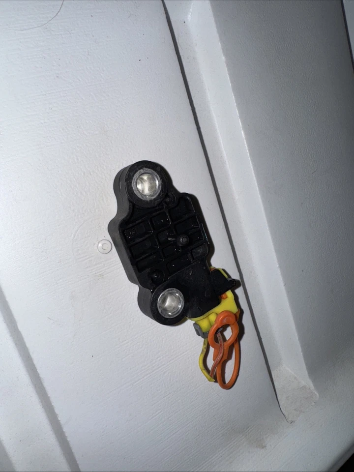 Sensor de impacto delantero GM 2007-09 Cadillac SRX SRS 15946933 Foto 3 de 4