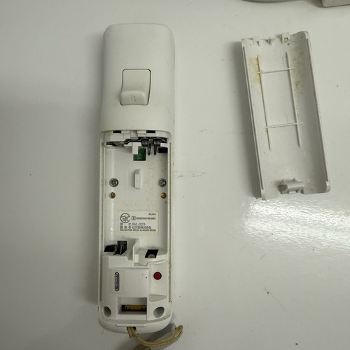 Official Nintendo Wii Remote, Classic Controller, Nunchuck, Motion Plus & Skin - Picture 9 of 11