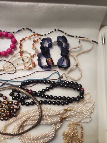 LOTE 10 Bisutería Lote 2.5 LBS Pulseras Collares MISC Vintage. Usable - Imagen 3 de 9