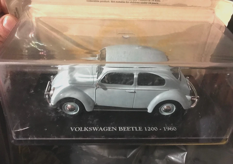 p 421 - Scala 1/24 - VOLKSWAGEN BEETLE 1200 (1960) - Immagine 2 di 4