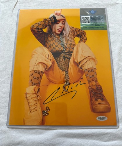 Foto firmata Billie Eilish Pirate Baird O'Connell 11x8,5 con certificato di autenticità - Foto 4 di 6