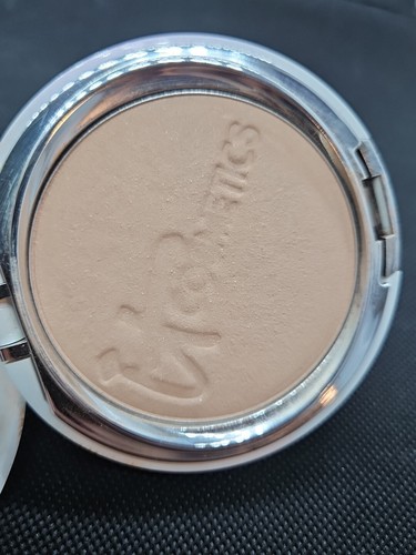 it Cosmetics Celebration Illumination Foundation TAN 0.30oz (SLIGHT FLAW) - Picture 12 of 13