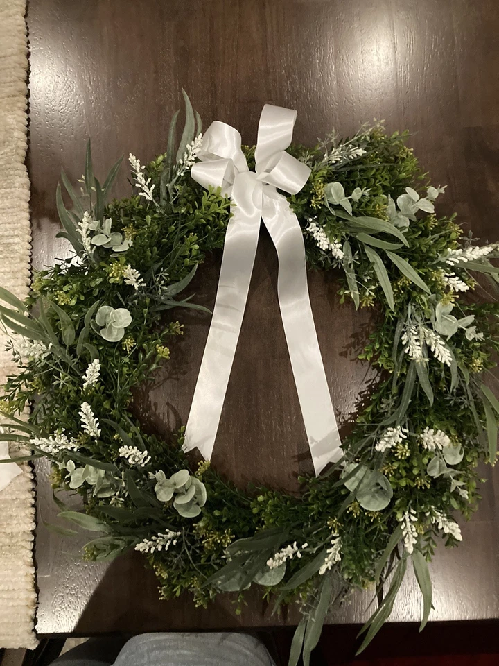 Coronas florales y follaje de imitación de alta calidad únicas hechas a mano  Foto 2 de 3