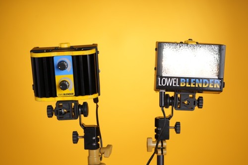 Lowel Blender 2 light kit- 1 Towel Blender IBB and 1 Towel Blender HBB LED light - Picture 8 of 13