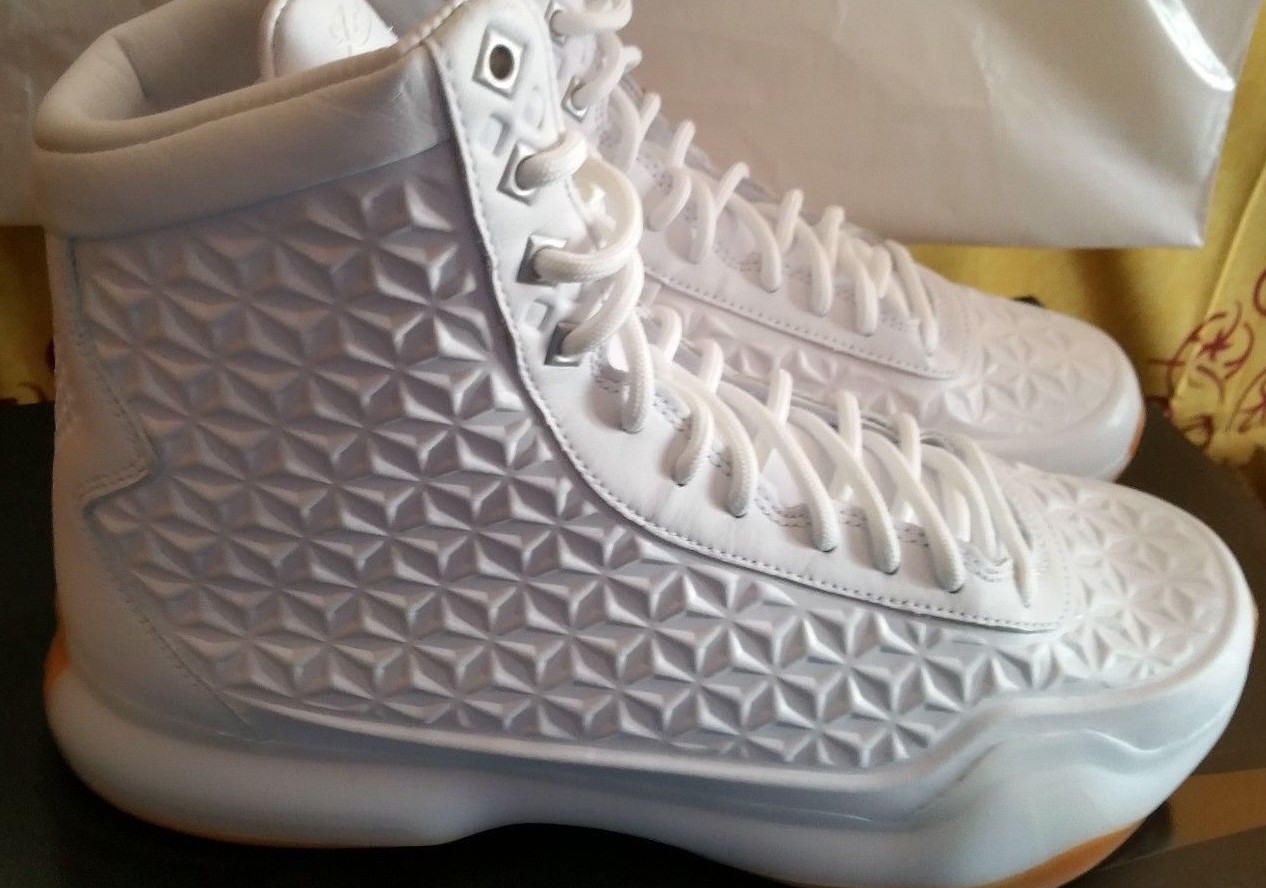 Nike Kobe X 10 Elite Ext QS sz 9.5 White & Gold Black Mamba nba legend Nike Kobe X 10 Elite Ext QS sz 9.5 White & Gold Black Mamba nba legend