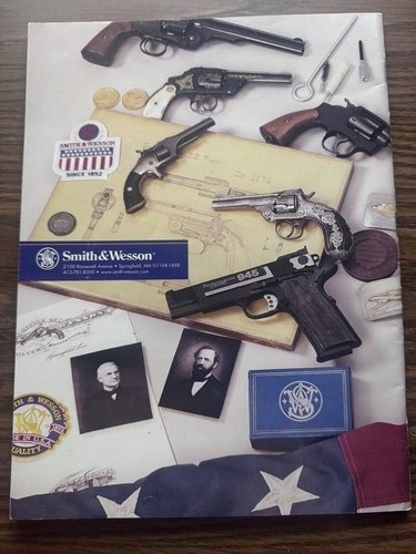 Smith & Wesson Handguns 2002 Firearms Special Edition Catalog - Picture 2 of 2