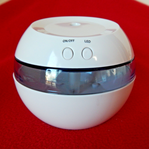 Mini White Personal USB Humidifier for Bedroom Small Room Office Cool Mist Air - Picture 2 of 6
