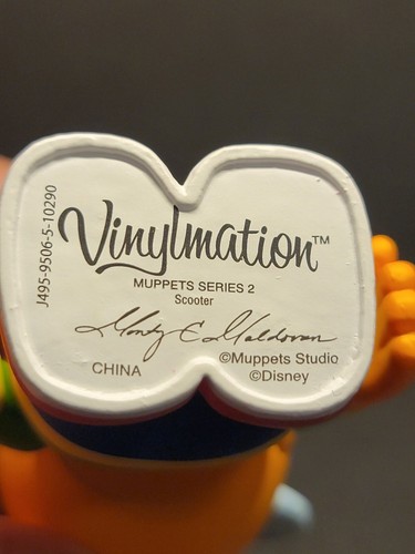Disney Vinylmation Muppets Series 2 : Scooter With Card - Picture 3 of 3