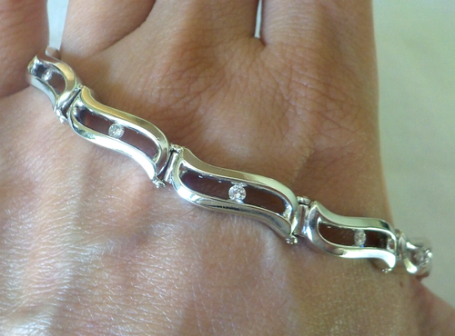 Heavy 14k White Gold Wavy Floating Diamond Bracelet - 17.64 gms, 7.2 in, 0.50 ct - Picture 6 of 15