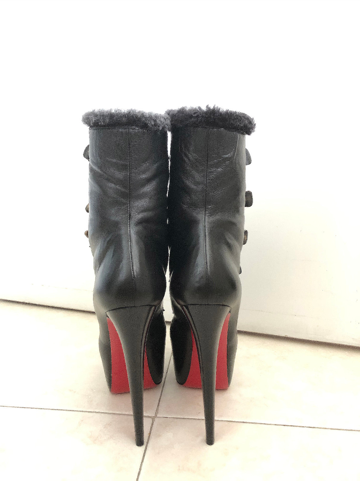 To Die For CHRISTIAN LOUBOUTIN LOUBOUTIN LOUBOUTIN Ciara Oulanbator Leather Shearling Boots 39 NEW 31eb40 To Die For CHRISTIAN LOUBOUTIN LOUBOUTIN LOUBOUTIN Ciara Oulanbator Leather Shearling Boots 39 NEW 31eb40
