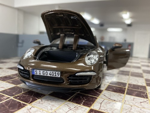 BURAGO 2011 PORSCHE 911 CARRERA S BROWN 1/24 SCALE DIECAST MODEL CAR - Picture 5 of 14