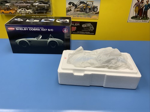 KYOSHO SHELBY COBRA 427 S/C #08045W WHITE/BLUE STRIPE - Picture 3 of 23