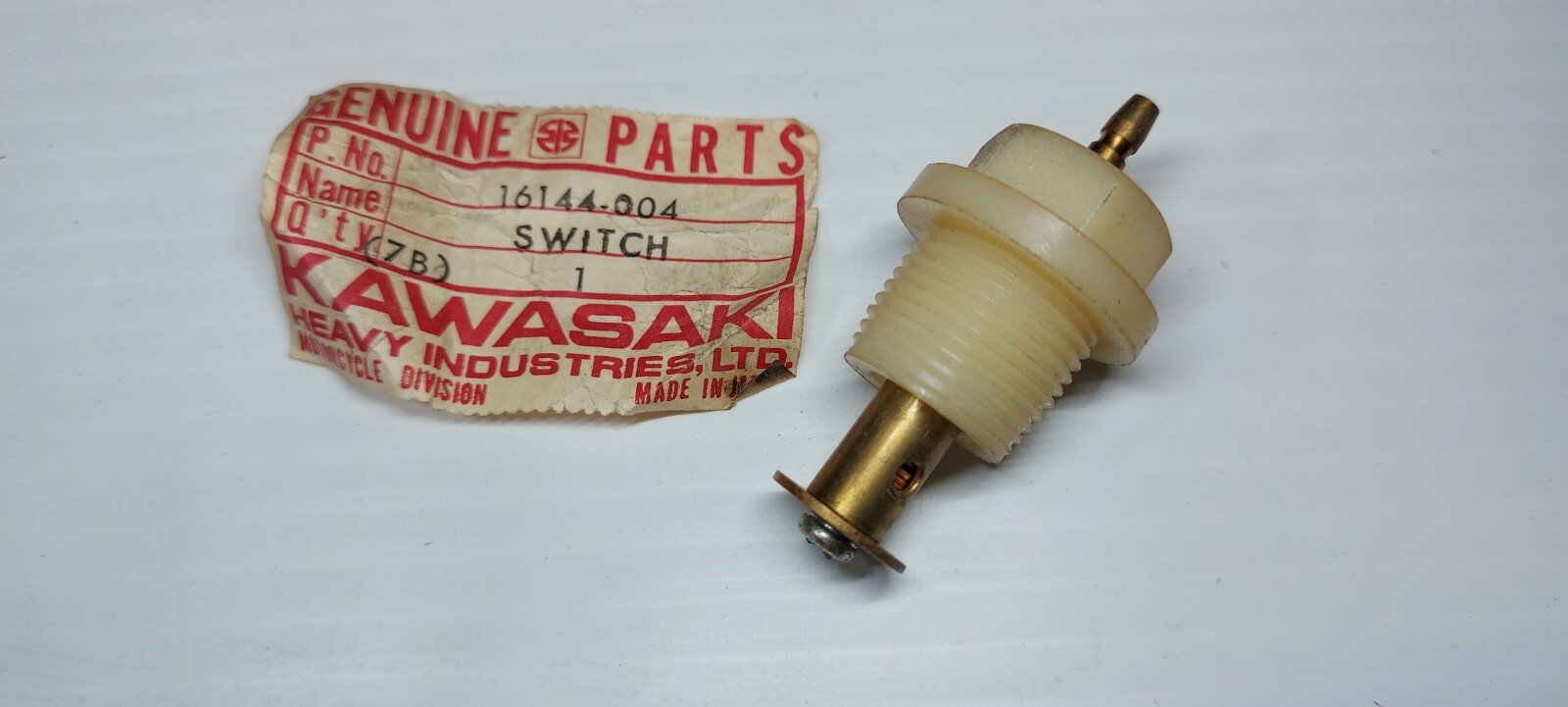 NOS Kawasaki Oil Pressure Switch 16144004 KZ900 KZ1000 Z1R eBay