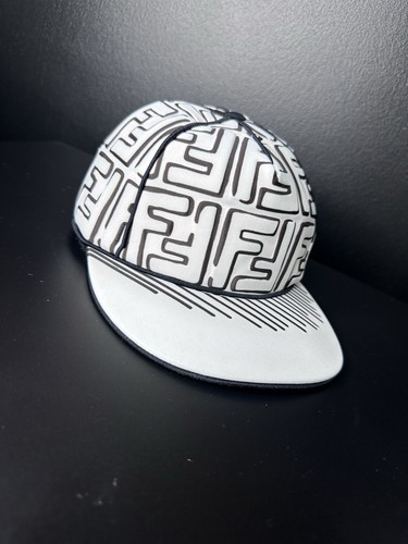 Fendi Capy limitiert - Bild 2 von 6