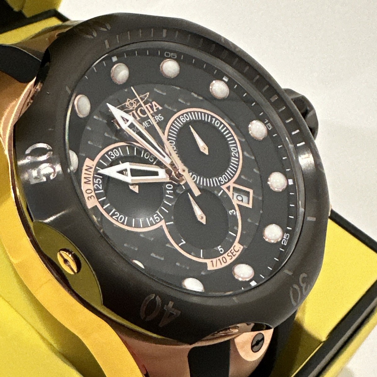 ダヴィンチ フルブラック Invicta Men's Watch Reserve Venom Chronograph Two Tone Rubber