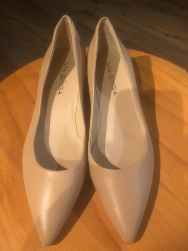 Via Spiga Women’s Beige Leather Low Block Heel Shoes Slip On Size: 7 M New - Picture 4 of 7