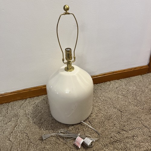 Lauren Ralph Lauren 24" Cream Crackle Porcelain Table Lamp with Shade NWT - Picture 6 of 8