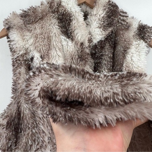 Cabi Aspen Faux Fur Vest Size Medium Zippered Fluffy Warm #3179 - Picture 10 of 12