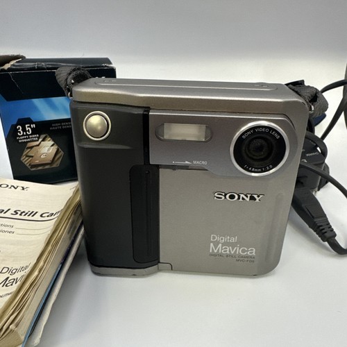 SONY Mavica MVC-FD7 0.3MP Digital Camera - 386480 Comes with Battery - Picture 1 of 7