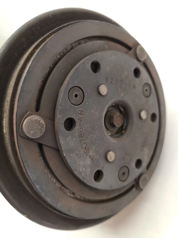 1990-93 FORD F150 PICKUP AC Compressor Integral AC 6 Cylinder F0SZ19703A - Изображение 3 из 4