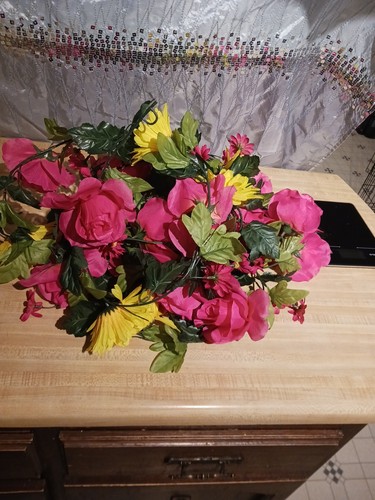 Lot Of 4 Artifical Flowers Garland 6ft Per Strand. 24' Total - Picture 7 of 12