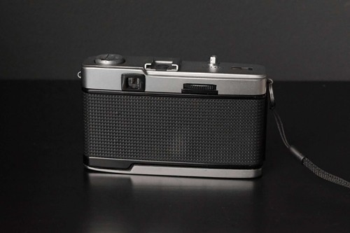 Olympus Trip 35 Compact Film Camera - Picture 3 of 9