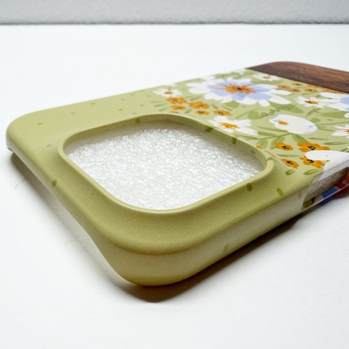 Casely iPhone 15 Pro Garten Blumen Holzmaserung Handyhülle - Bild 7 von 9