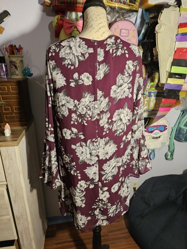 Vestido Speechless Talla XL Cambio Púrpura Transparente Floral Enrejado Cuello en V Campana Manga Larga - Imagen 7 de 12