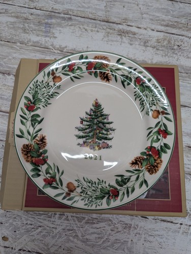 Spode Christmas Tree NIB 2021 Annual 8" Collector Plate Dishwasher Safe Open Box - Picture 7 of 14