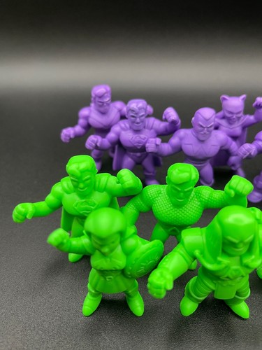 WENDY’S DC SUPERHEROES Lot of 35 Kids Meal Toys 2023 Mini Figures - Picture 6 of 11