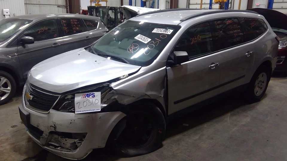 Chevrolet Traverse 2015 caja de fusibles debajo del capó 132 k Foto 2 de 4