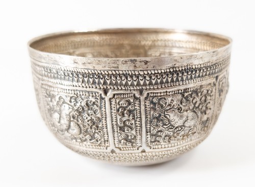 Antiguo cuenco de plata birmano tailandés del sudeste asiático repousse animales criaturas - Imagen 3 de 8